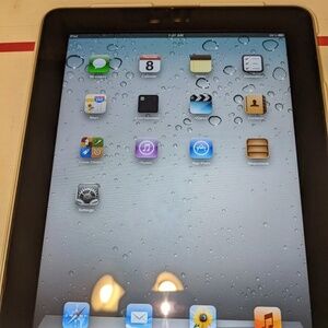 Apple iPad 1st Generation 32GB, Wi-Fi, 9.7in - Black - Good Working Condition